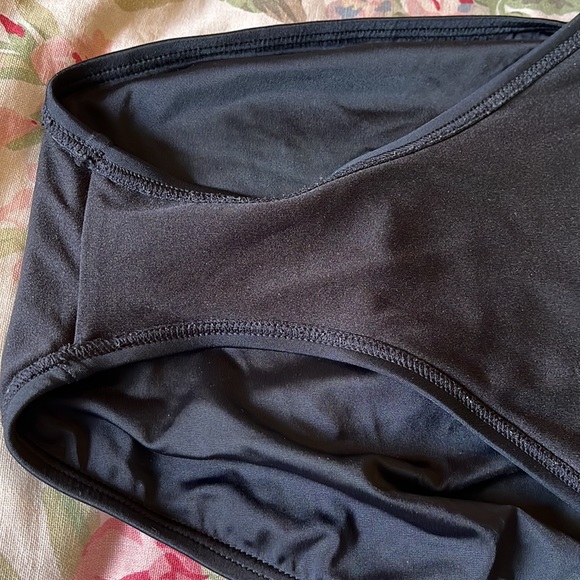 SWIMSUITS FOR ALL Size 10 Vneck Swimsuit Embroidered "Peek-A-Boo" Trim $98 NEW - Picture 10 of 16